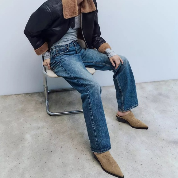 SOLD - Chic Cowboy Tan Mules - Picture 3 of 9